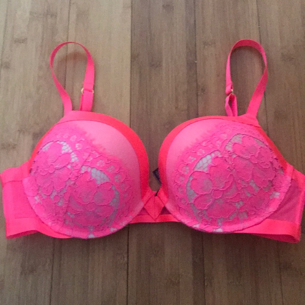 Victoria’s Secret bra size 36D